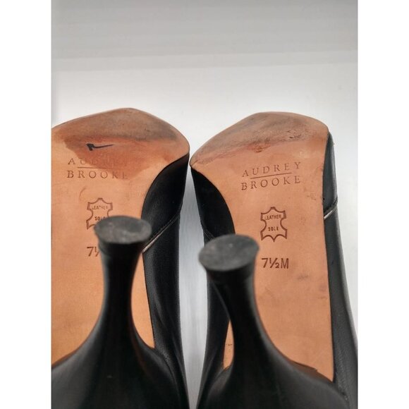 Audrey Brooke Womens Black Leather Heels Pointed Toe 7.5M With Button Detail - Picture 6 of 7